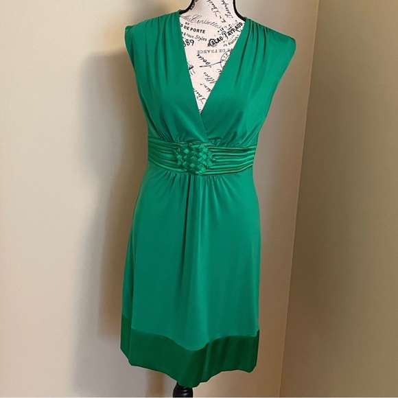 Hale Bob Dresses & Skirts - NWT HALE BOB EMERALD GREEN SLEEVELESS DRESS